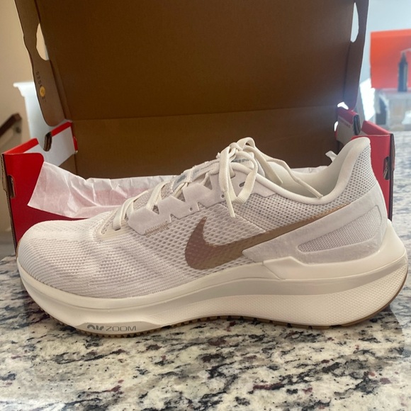 NWT Women’s Nike Air Zoom Structure 25 - Picture 9 of 9